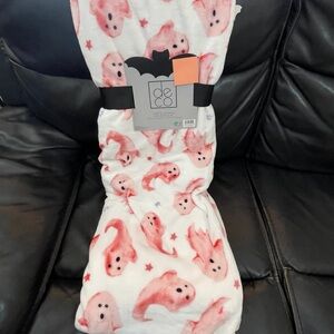 Deco Summerween/Halloween Pink Ghosts Plush Throw